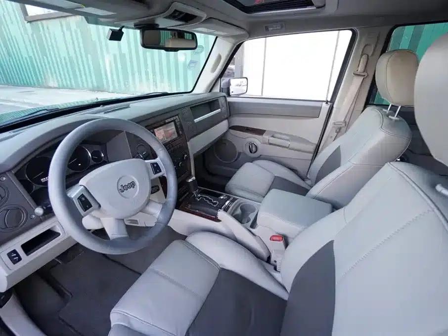 Commander 2008 4.7L Automatic — миниатюра 3