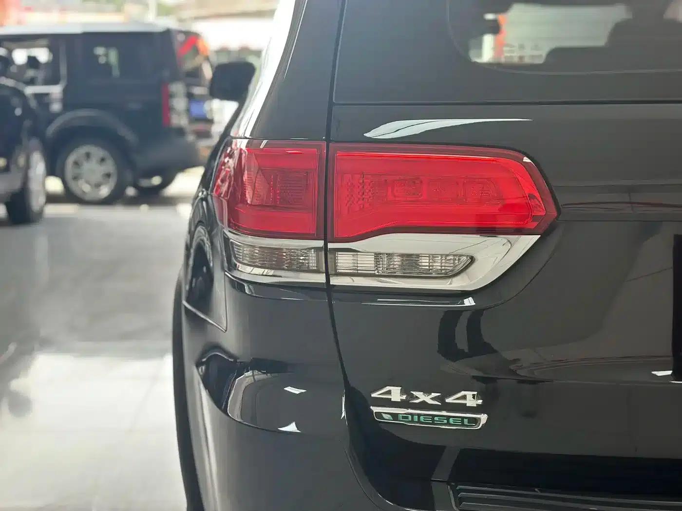2015 Jeep Grand Cherokee Imported 3.0TD Diesel Comfort Navigation Edition — миниатюра 11