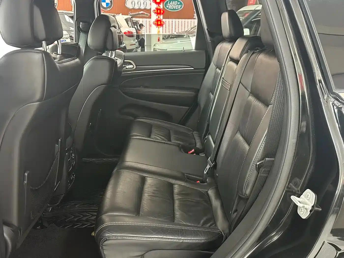 2015 Jeep Grand Cherokee Imported 3.0TD Diesel Comfort Navigation Edition — миниатюра 16