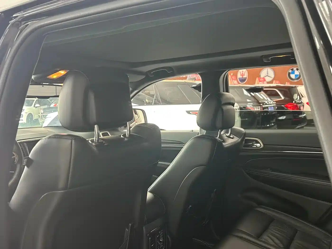 2015 Jeep Grand Cherokee Imported 3.0TD Diesel Comfort Navigation Edition — миниатюра 17
