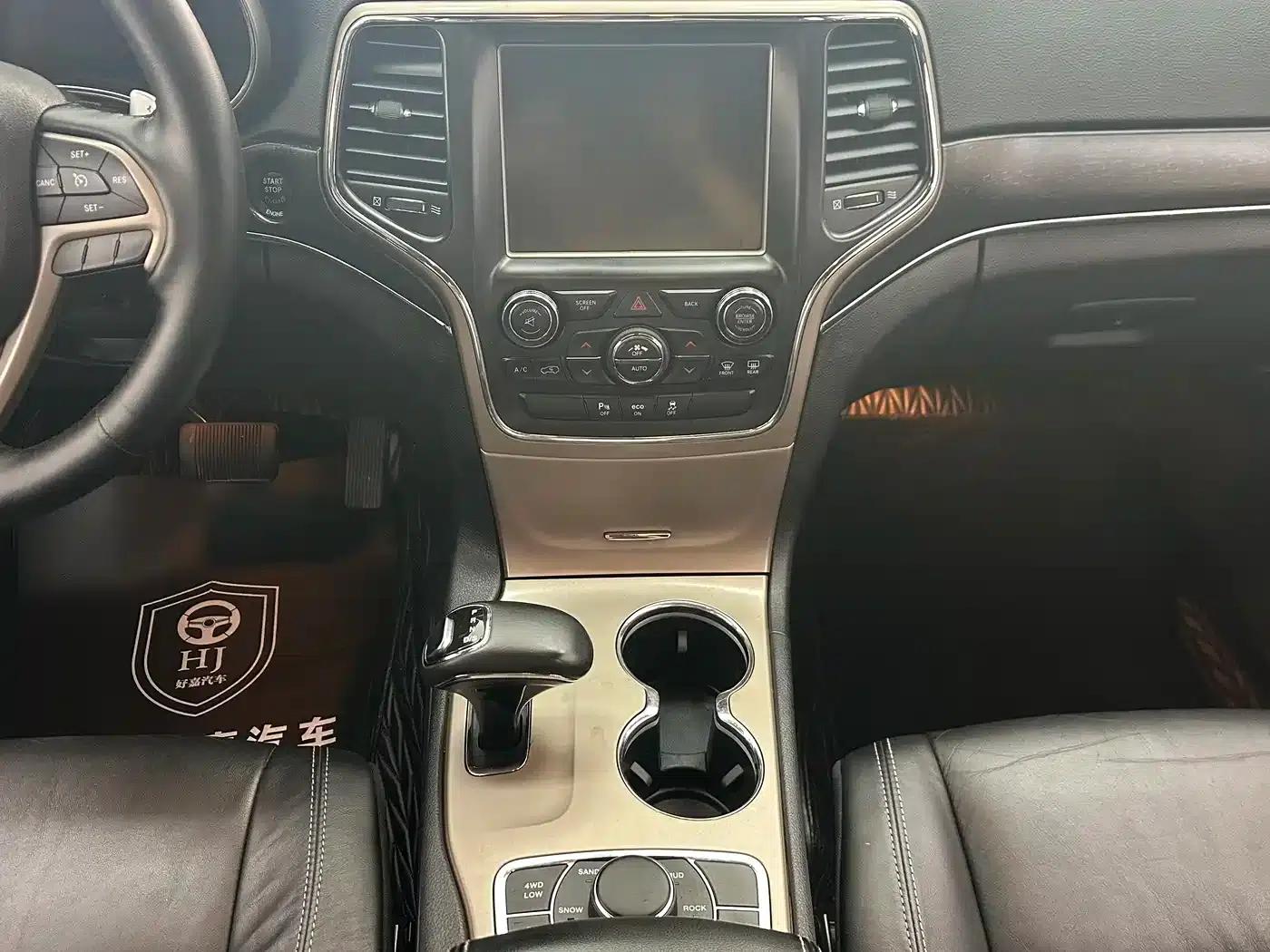 2015 Jeep Grand Cherokee Imported 3.0TD Diesel Comfort Navigation Edition — миниатюра 20