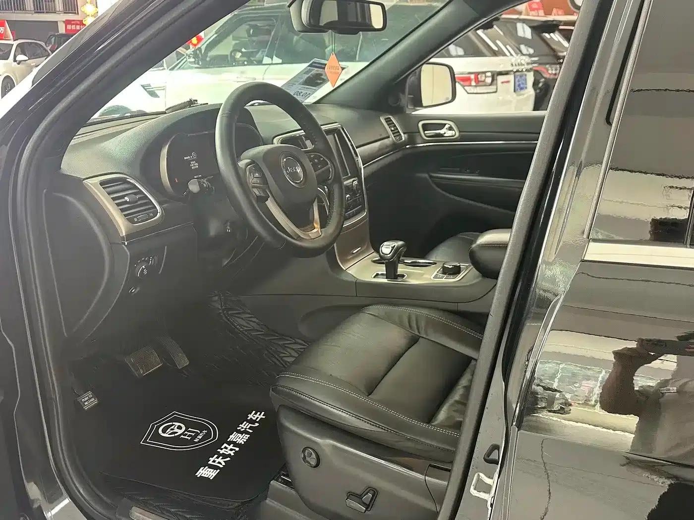 2015 Jeep Grand Cherokee Imported 3.0TD Diesel Comfort Navigation Edition — миниатюра 21