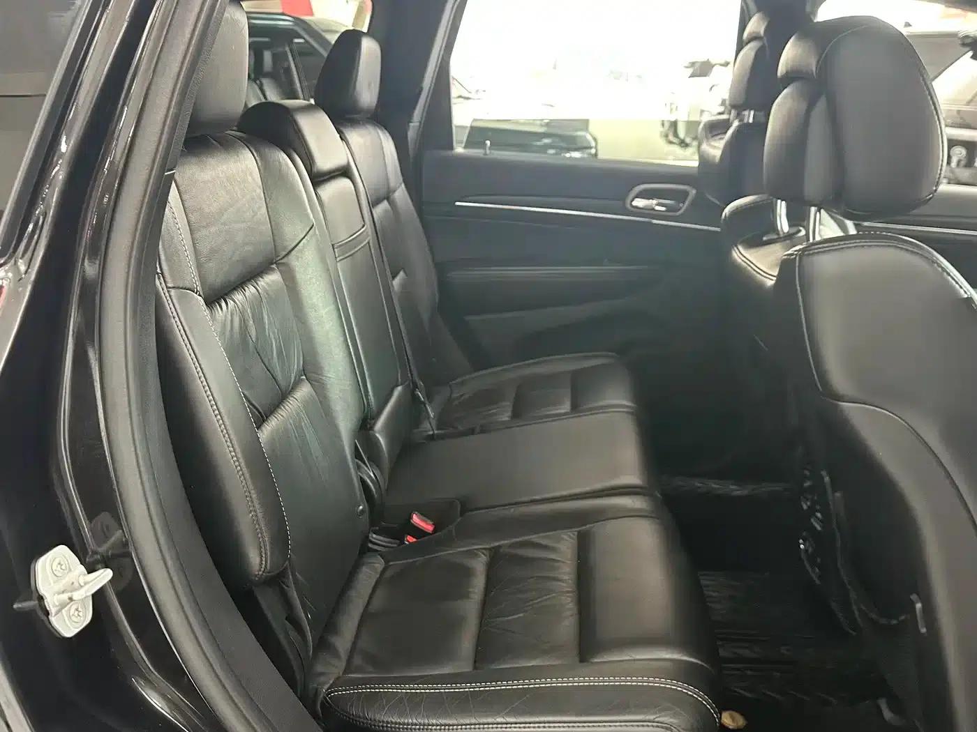 2015 Jeep Grand Cherokee Imported 3.0TD Diesel Comfort Navigation Edition — миниатюра 27