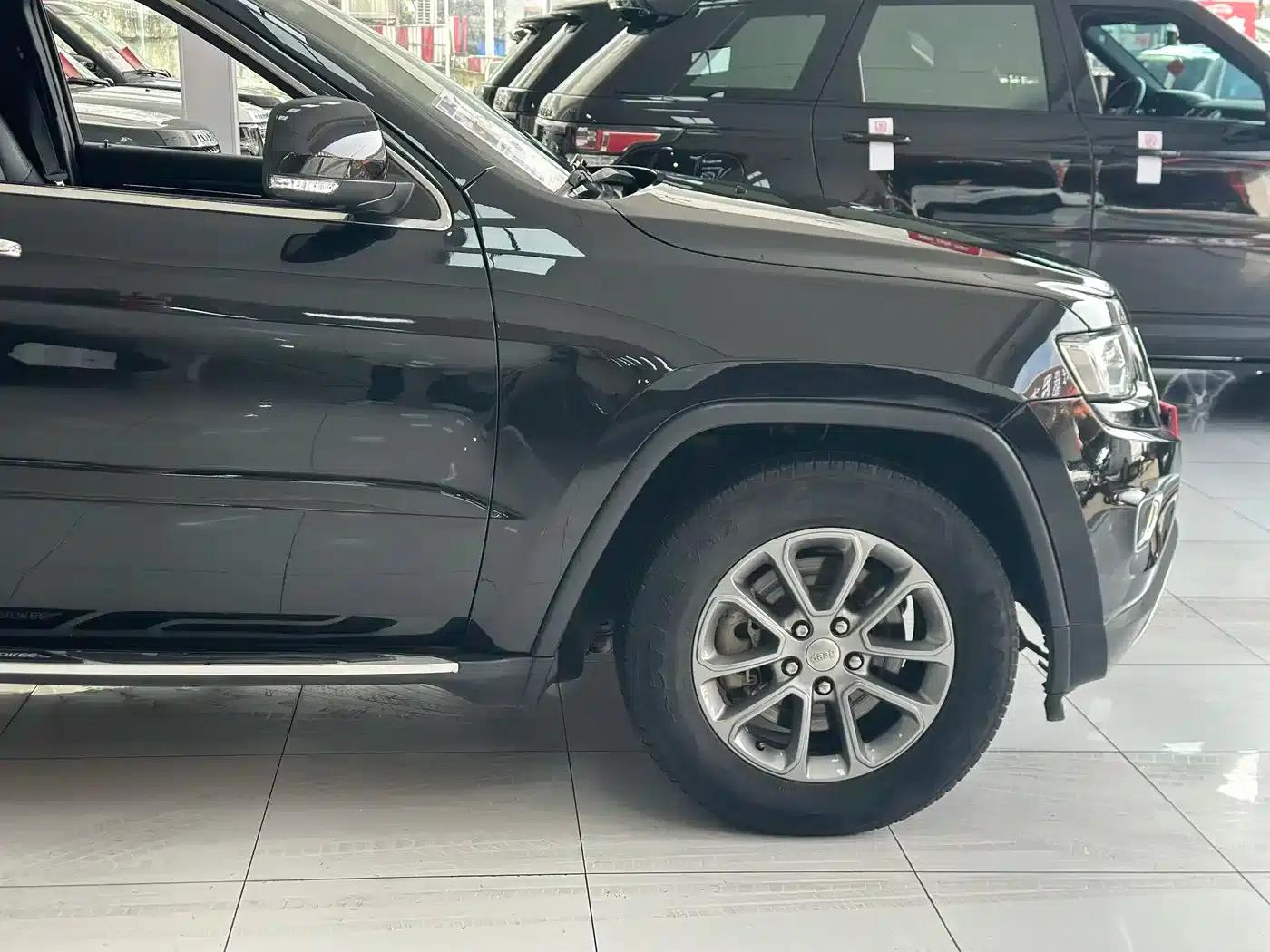 2015 Jeep Grand Cherokee Imported 3.0TD Diesel Comfort Navigation Edition — миниатюра 9