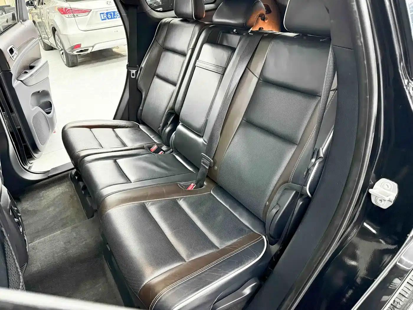 2017 Jeep Grand Cherokee Imported Model 3.6L Luxury Navigation Edition — миниатюра 13