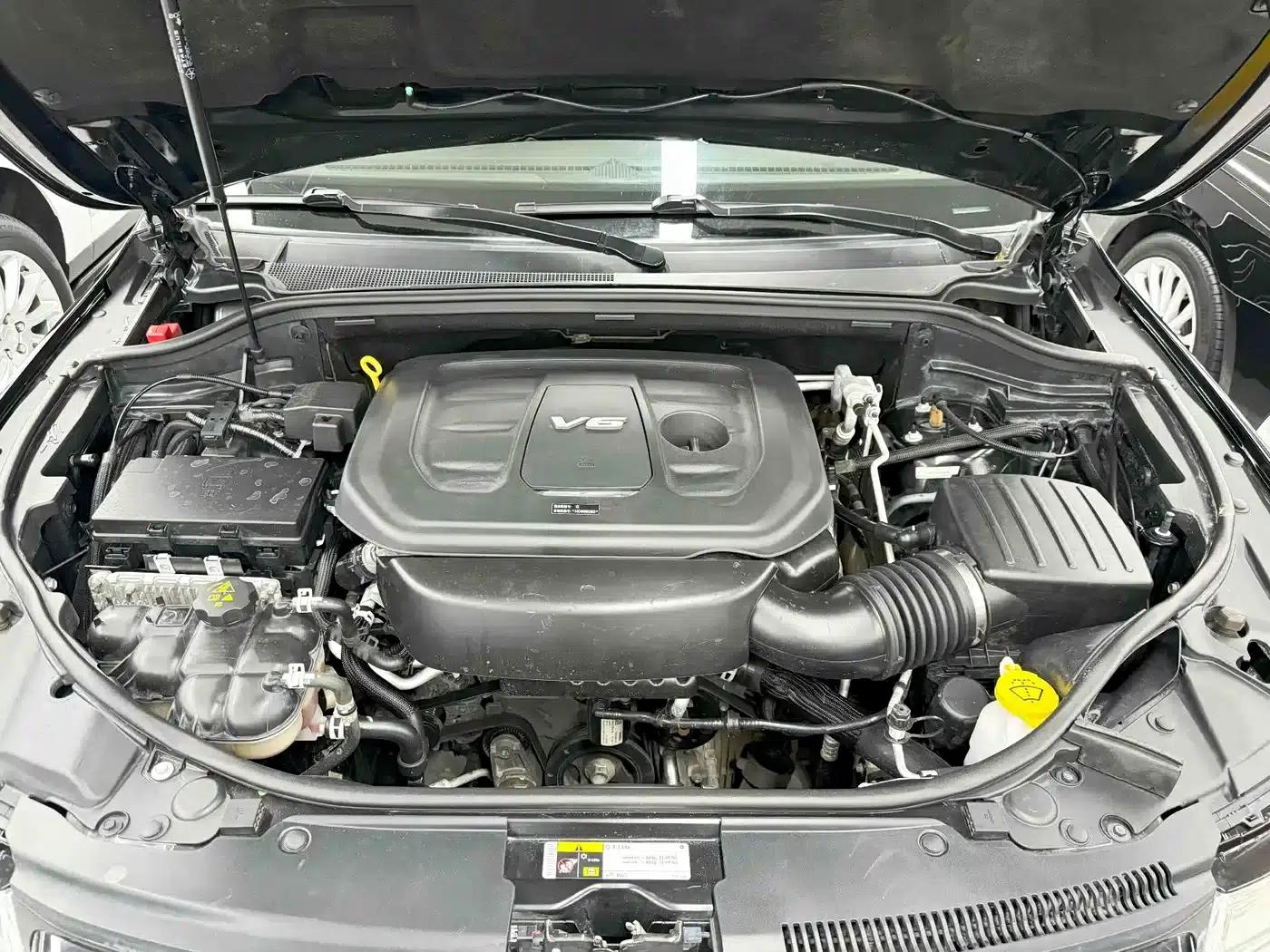 2017 Jeep Grand Cherokee Imported Model 3.6L Luxury Navigation Edition — миниатюра 22