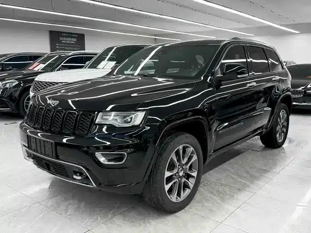 2017 Jeep Grand Cherokee Imported Model 3.6L Luxury Navigation Edition