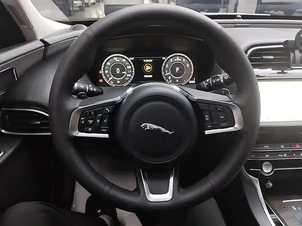 Jaguar XEL 2019 2.0T 200PS Premium Edition — миниатюра 11
