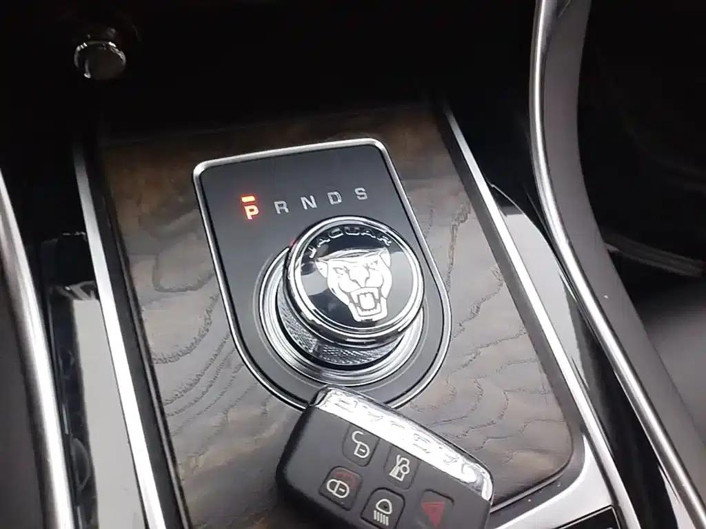 Jaguar XEL 2019 2.0T 200PS Premium Edition — миниатюра 14