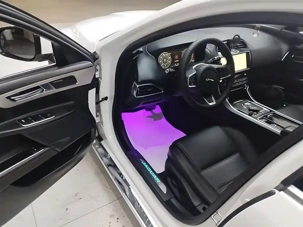 Jaguar XEL 2019 2.0T 200PS Premium Edition — миниатюра 16
