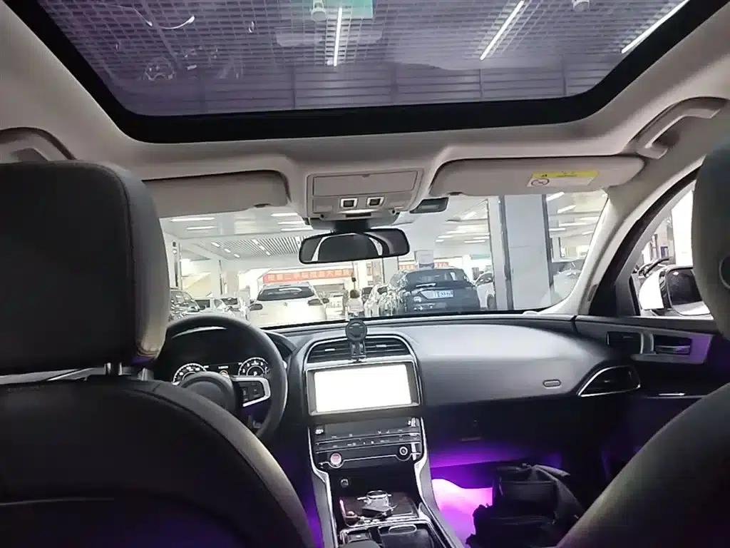Jaguar XEL 2019 2.0T 200PS Premium Edition — миниатюра 18