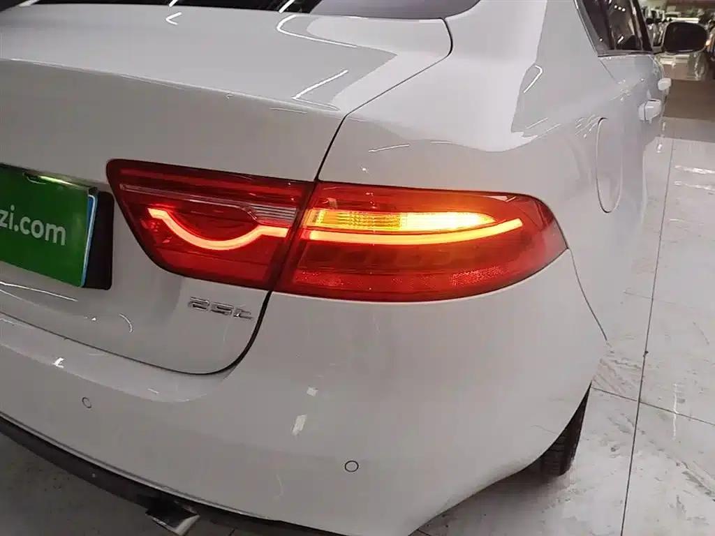 Jaguar XEL 2019 2.0T 200PS Premium Edition — миниатюра 8