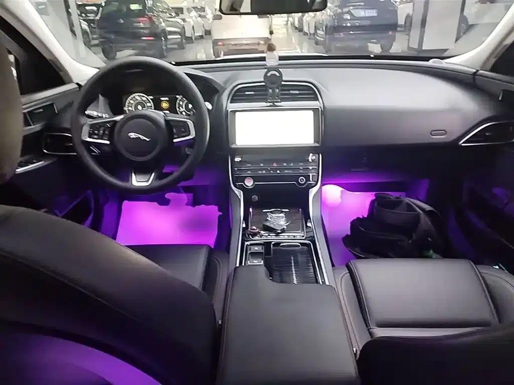 Jaguar XEL 2019 2.0T 200PS Premium Edition — миниатюра 10