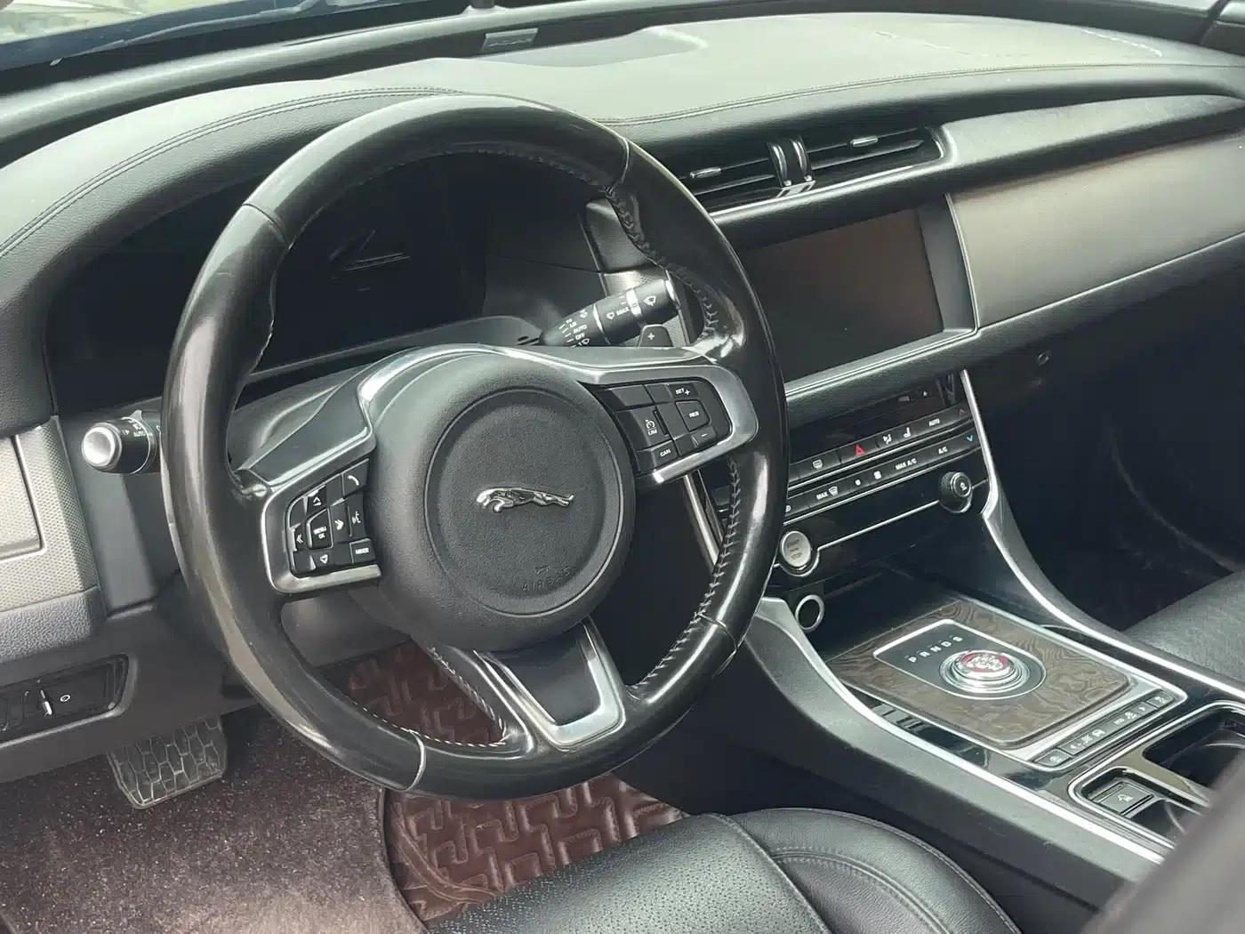2018 Jaguar XFL 2.0T 250PS Luxury Edition — миниатюра 4