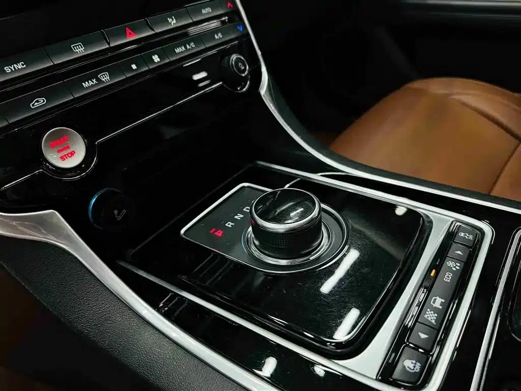 2018 Jaguar XFL 2.0T 200PS Elegance Edition — миниатюра 14