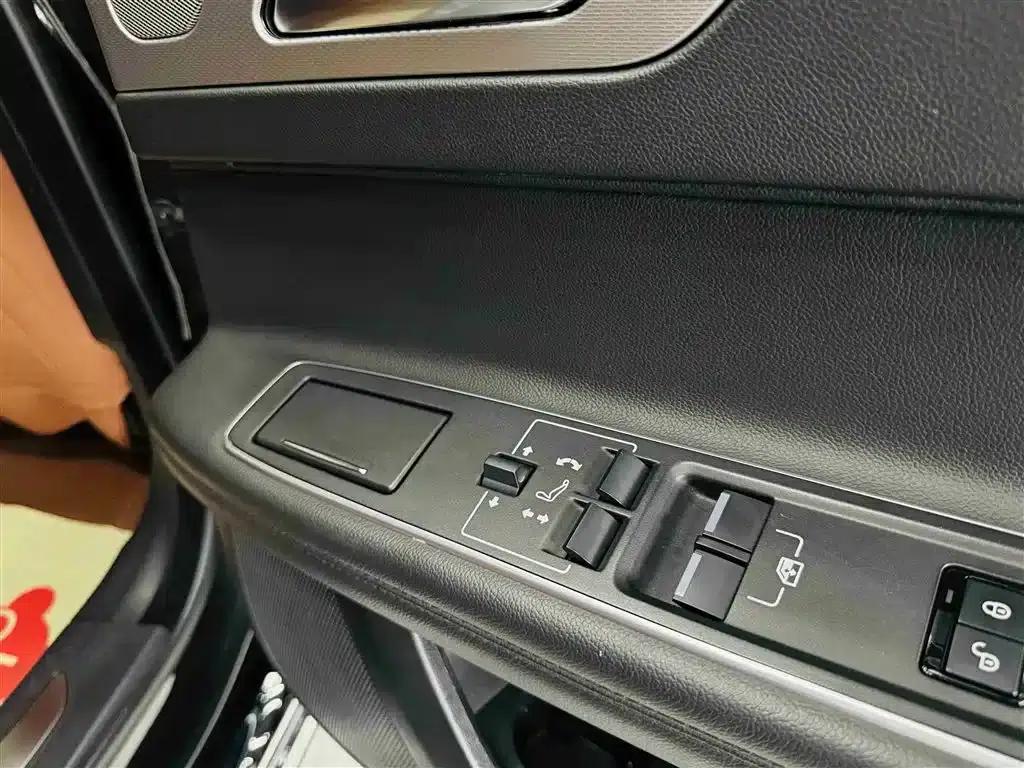 2018 Jaguar XFL 2.0T 200PS Elegance Edition — миниатюра 28