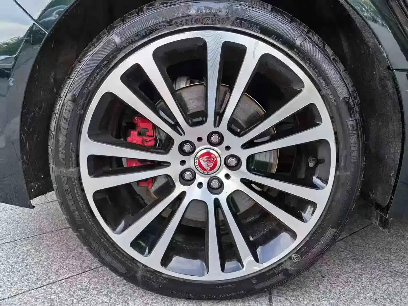 2022 Jaguar XFL 2.0T P250 2WD Luxury Edition — миниатюра 8