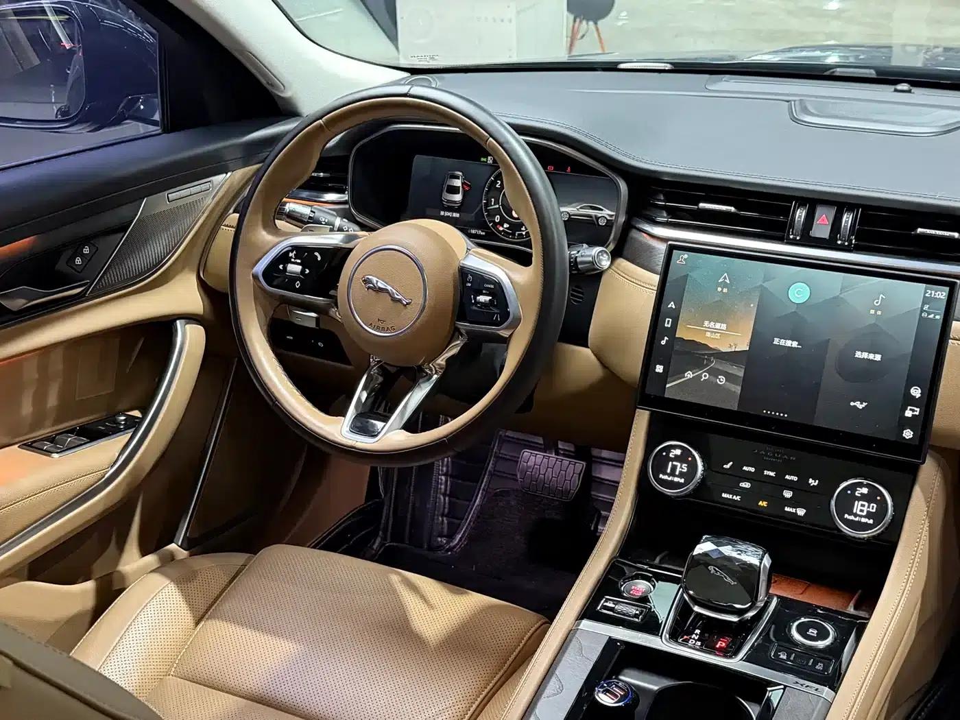 2023 Jaguar XFL 2.0T P250 2WD Luxury Edition — миниатюра 4