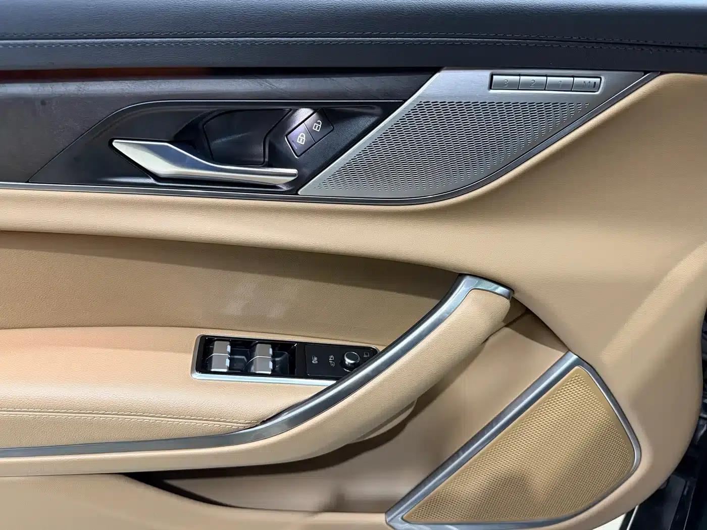 2023 Jaguar XFL 2.0T P250 2WD Luxury Edition — миниатюра 9
