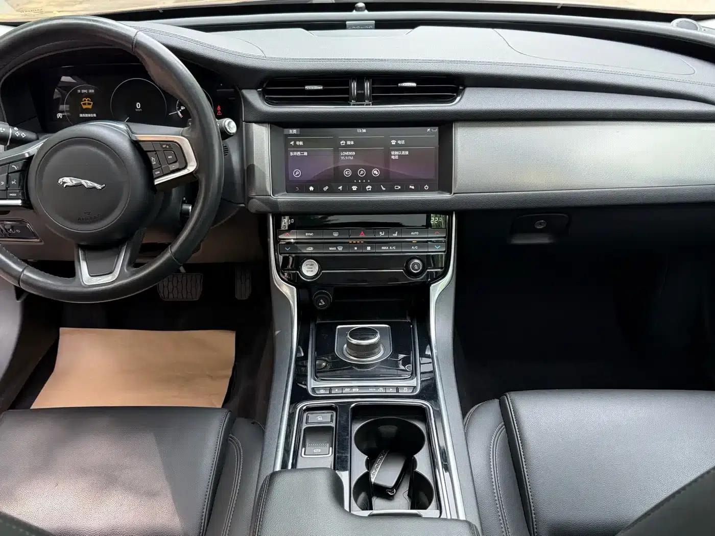 2020 Jaguar XFL 2.0T P200 2WD Elite Edition — миниатюра 9