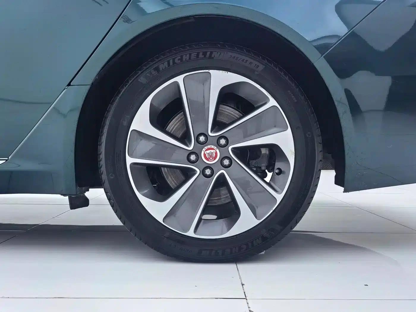 2021 Jaguar XFL 2.0T P200 2WD Elite Luxury Edition — миниатюра 26