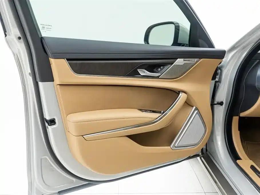 Jaguar XFL 2024 2.0T P250 2WD Luxury Edition — миниатюра 16