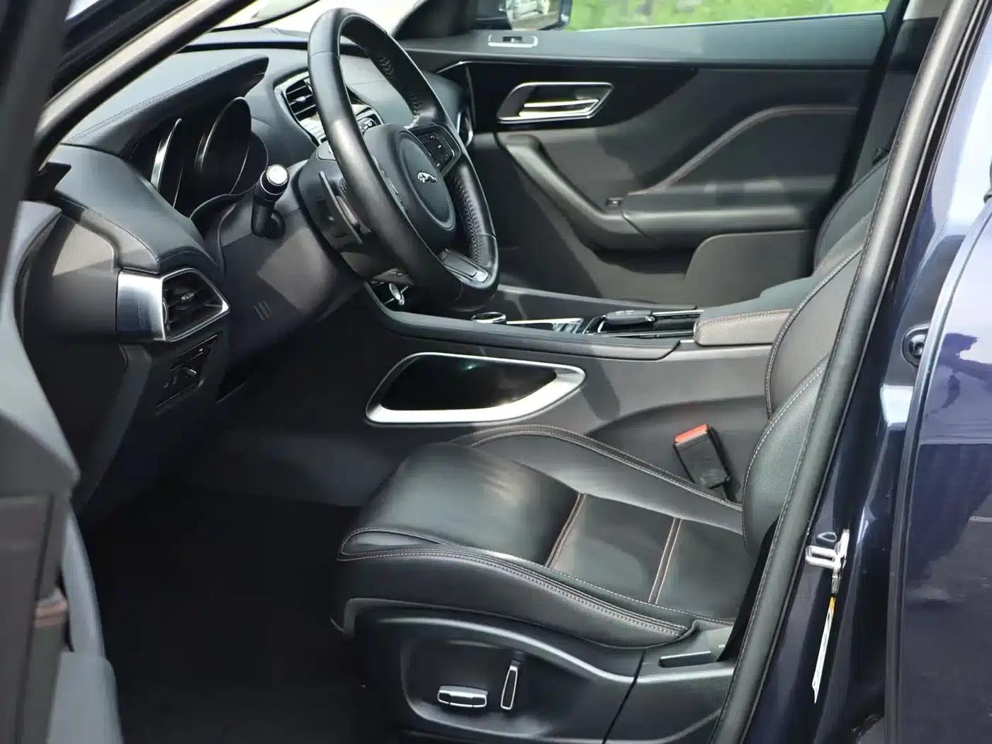 Jaguar F-PACE 2019 2.0T AWD Urban Luxury Edition — миниатюра 4