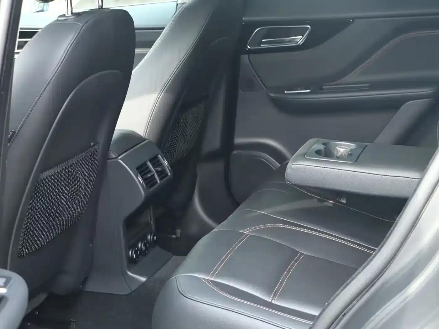 Jaguar F-PACE 2019 2.0T AWD Urban Luxury Edition — миниатюра 8