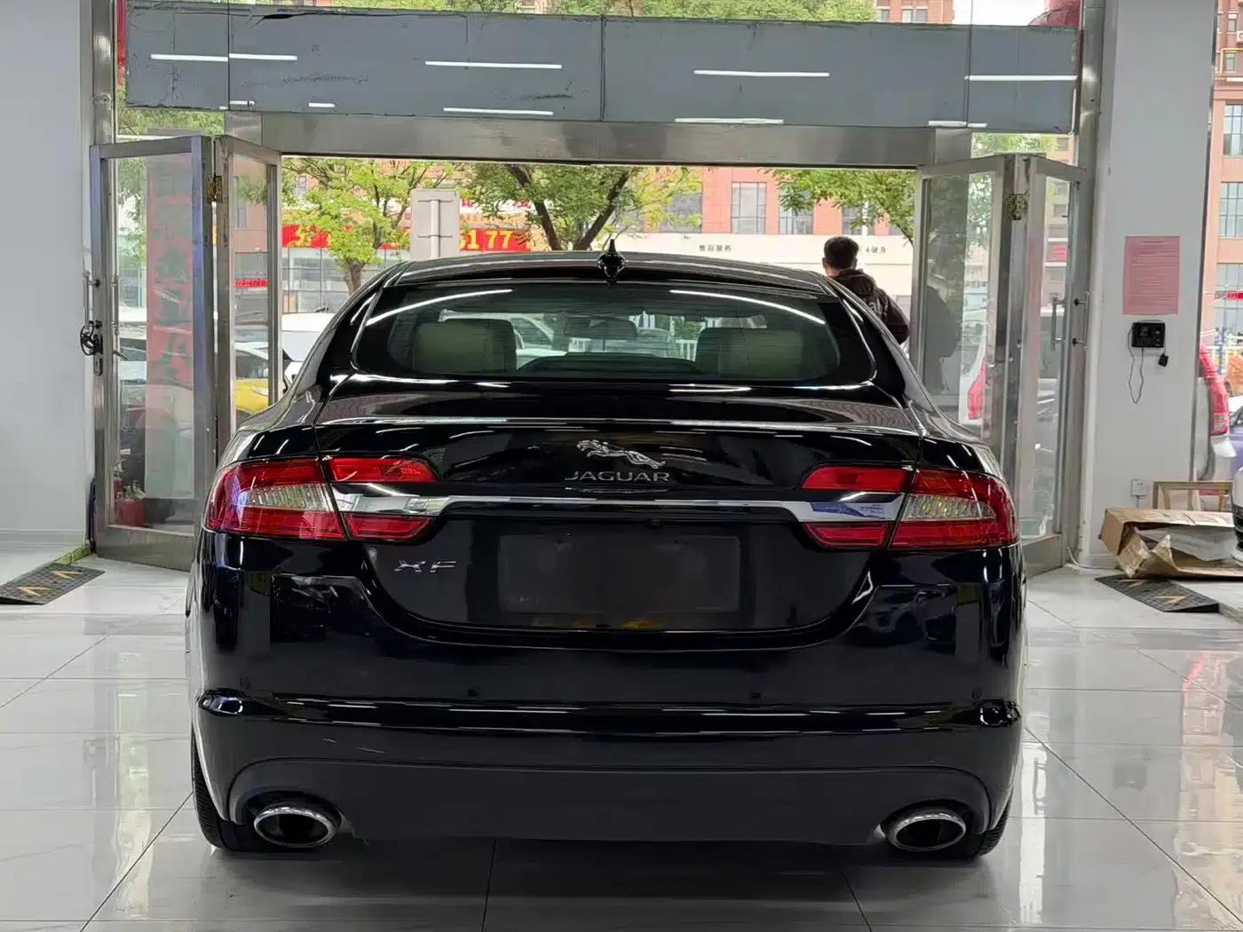 Jaguar XF 2015 XF 2.0T Elegance Edition — миниатюра 4