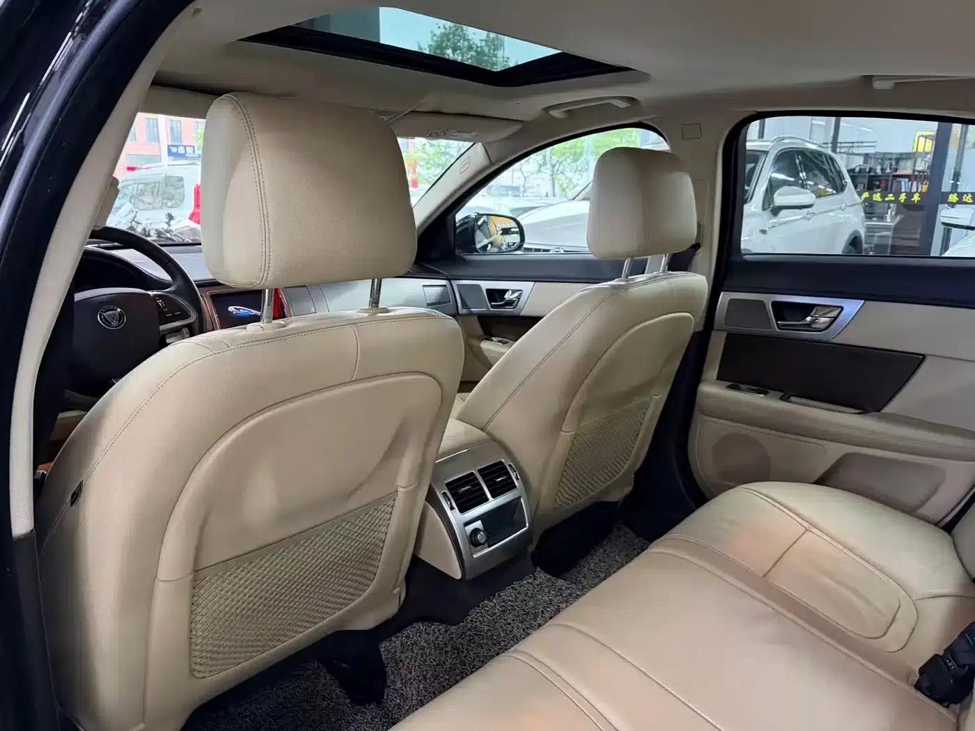 Jaguar XF 2015 XF 2.0T Elegance Edition — миниатюра 8