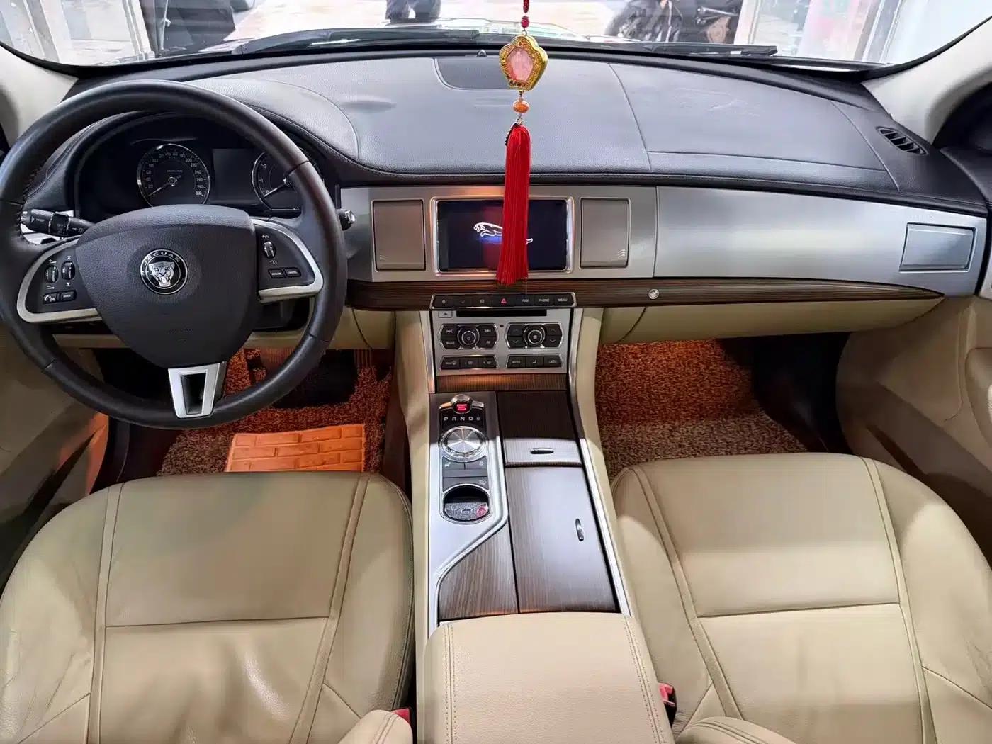 Jaguar XF 2015 XF 2.0T Elegance Edition — миниатюра 9