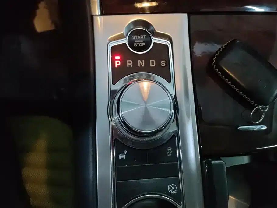 2015 Jaguar XF 2.0T Luxury Edition — миниатюра 16