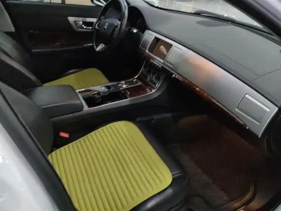 2015 Jaguar XF 2.0T Luxury Edition — миниатюра 8