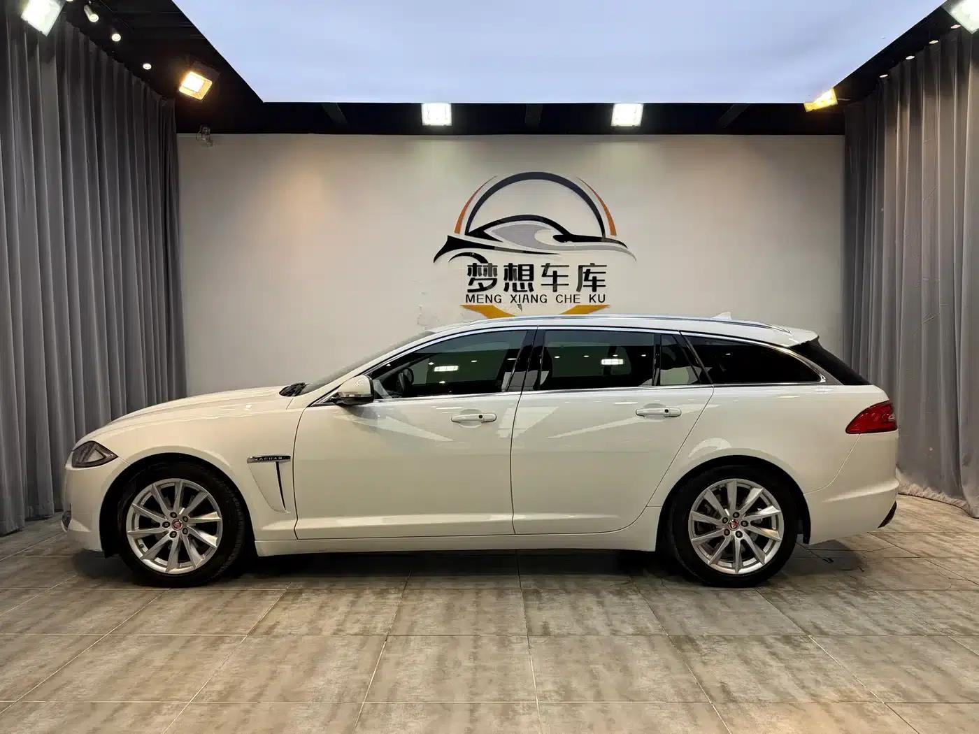 2015 Jaguar XF 2.0T Sportbrake Luxury Edition — миниатюра 3