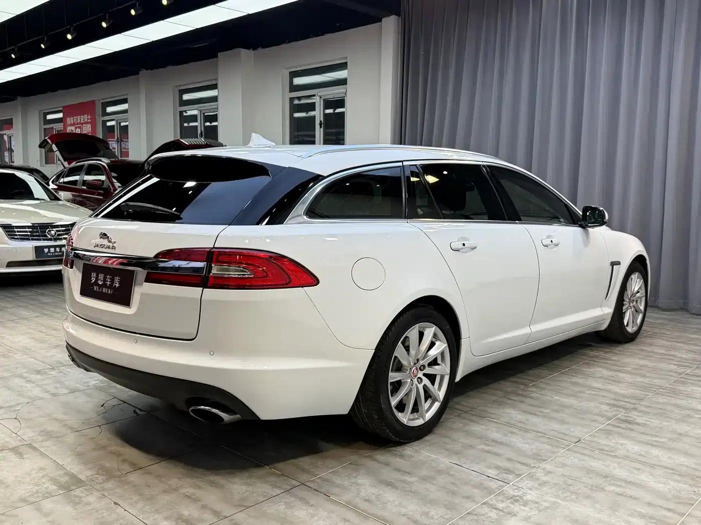 2015 Jaguar XF 2.0T Sportbrake Luxury Edition — миниатюра 4