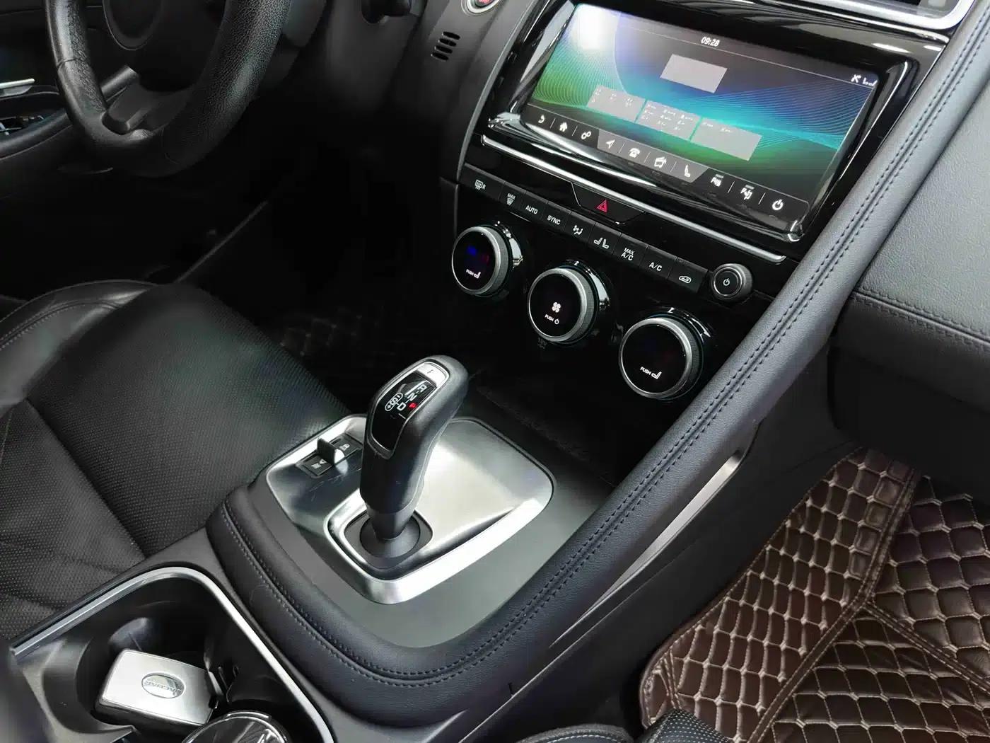 Jaguar E-PACE 2018 P200 S (China V emission standard) — миниатюра 18