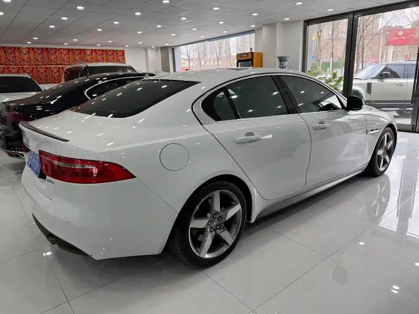 2017 Jaguar XE 2.0T 240PS R-Sport — миниатюра 8