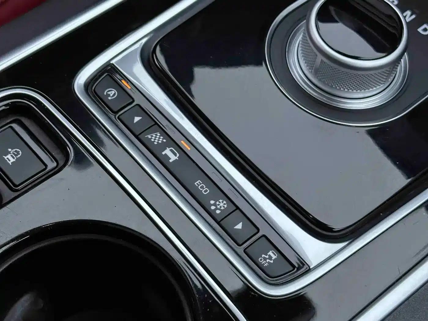 Jaguar XE 2015 2.0T 200PS R-Sport — миниатюра 13