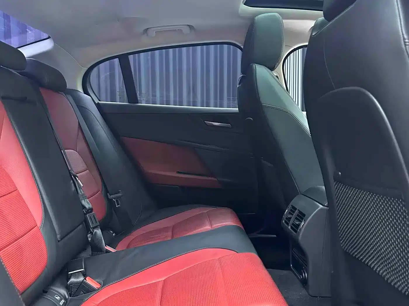 Jaguar XE 2015 2.0T 200PS R-Sport — миниатюра 15