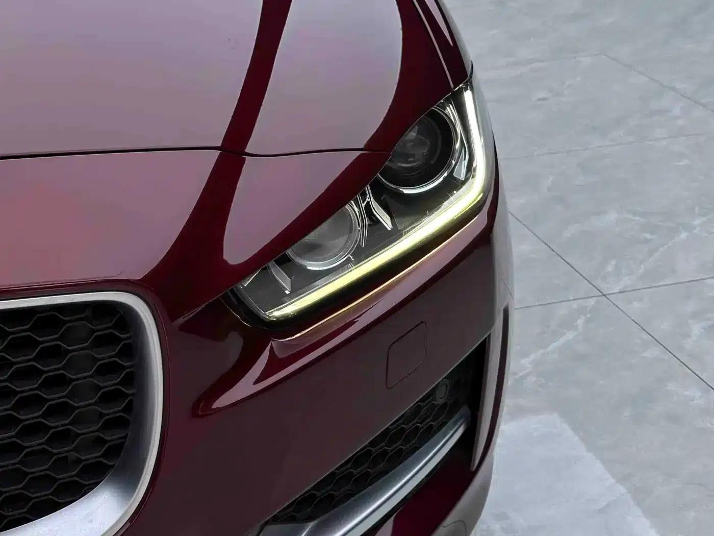 Jaguar XE 2015 2.0T 200PS R-Sport — миниатюра 4