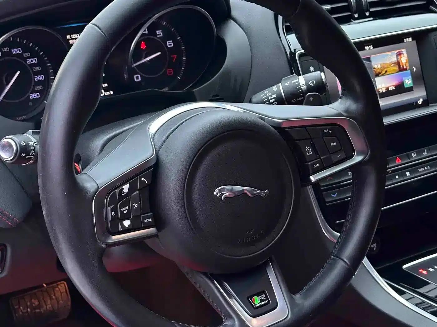 Jaguar XE 2015 2.0T 200PS R-Sport — миниатюра 6