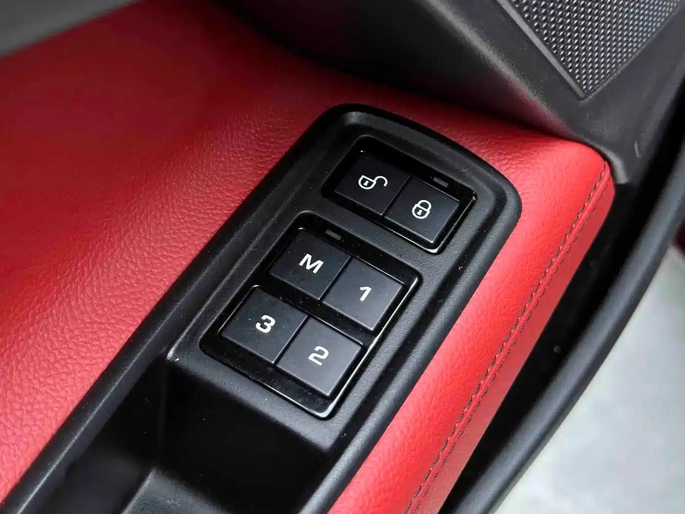 Jaguar XE 2015 2.0T 200PS R-Sport — миниатюра 7