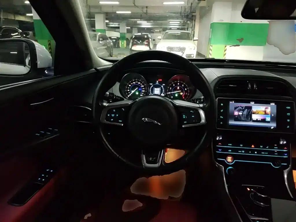 Jaguar XE 2015 2.0T 200PS R-Sport — миниатюра 11