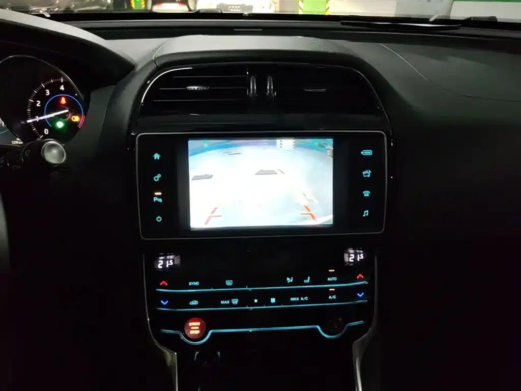 Jaguar XE 2015 2.0T 200PS R-Sport — миниатюра 13