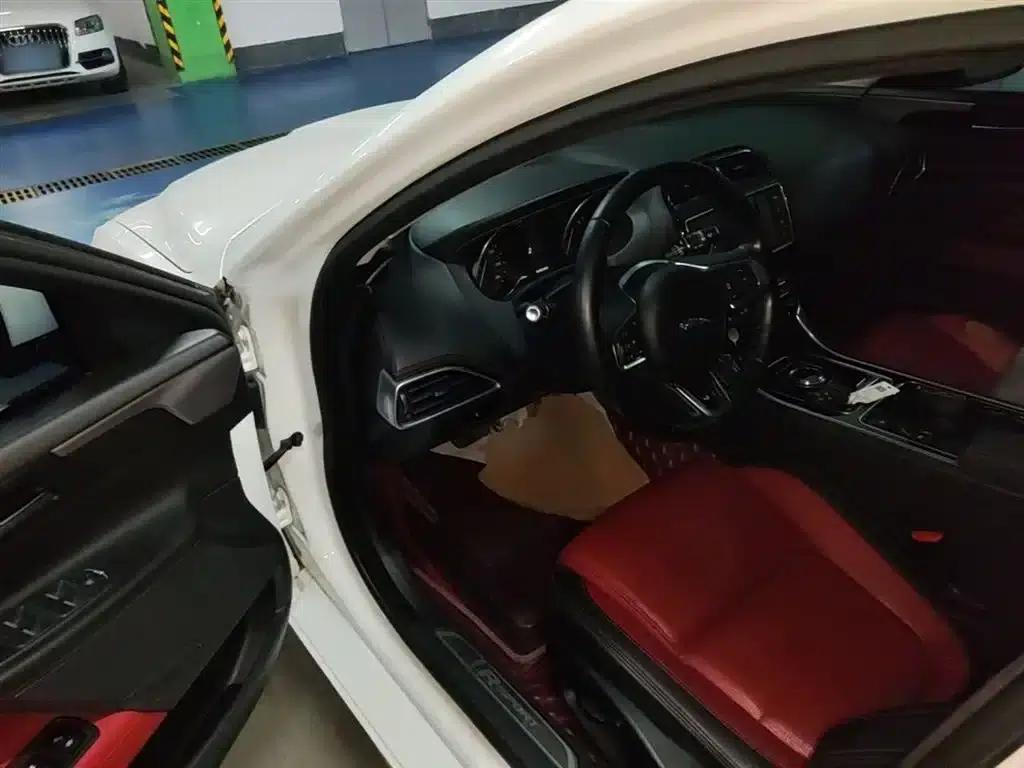 Jaguar XE 2015 2.0T 200PS R-Sport — миниатюра 16