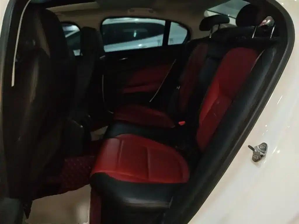 Jaguar XE 2015 2.0T 200PS R-Sport — миниатюра 17