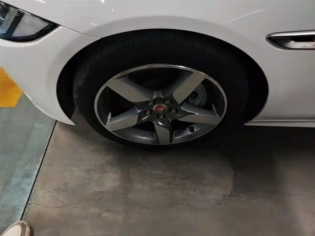 Jaguar XE 2015 2.0T 200PS R-Sport — миниатюра 23