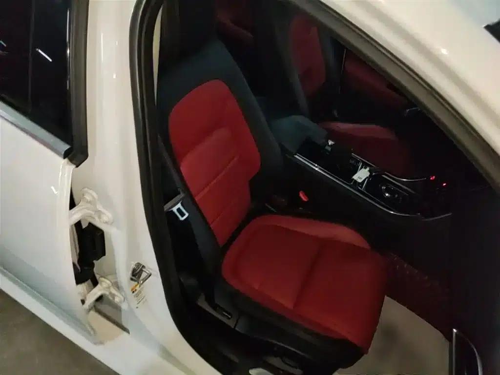 Jaguar XE 2015 2.0T 200PS R-Sport — миниатюра 25