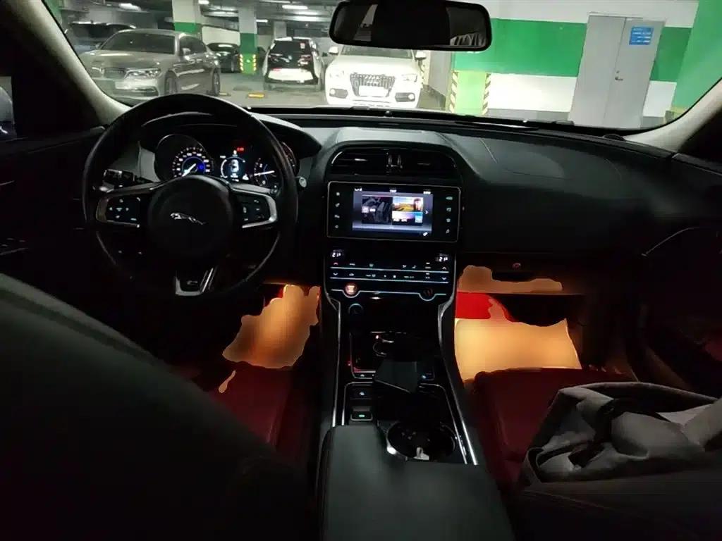 Jaguar XE 2015 2.0T 200PS R-Sport — миниатюра 10