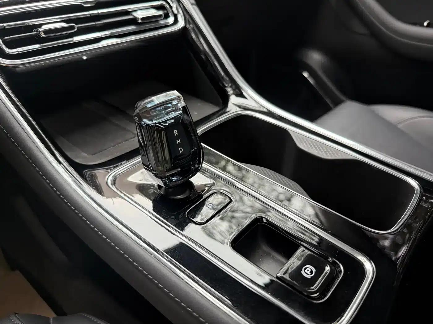 Geely Emgrand 2026 5th Generation 1.5T DCT Premium Edition — миниатюра 13